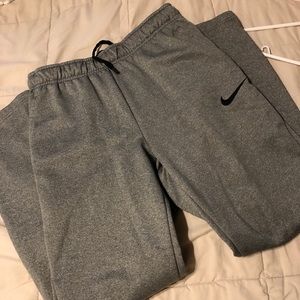 GRAY NIKE SWEATPANTS